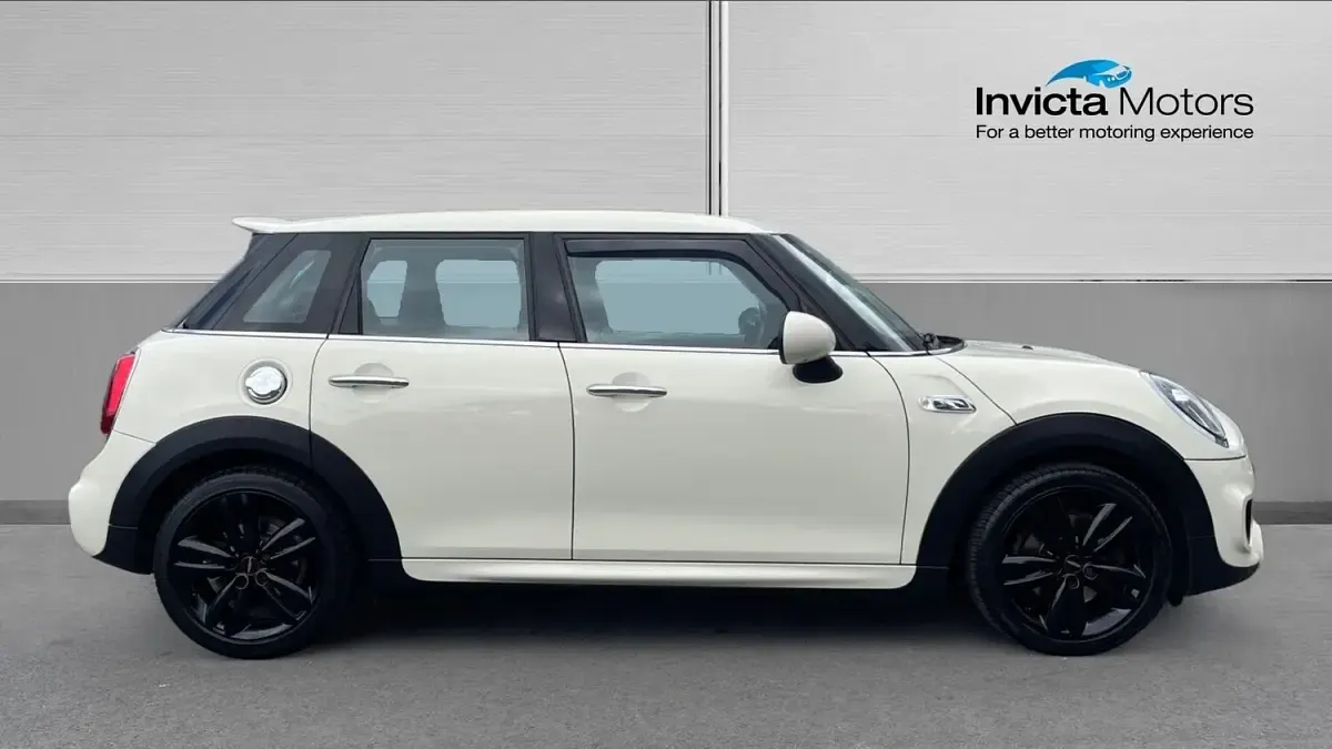 Used Mini Cooper S Sport 192 HP (141 kW) 2019 White Hatchback