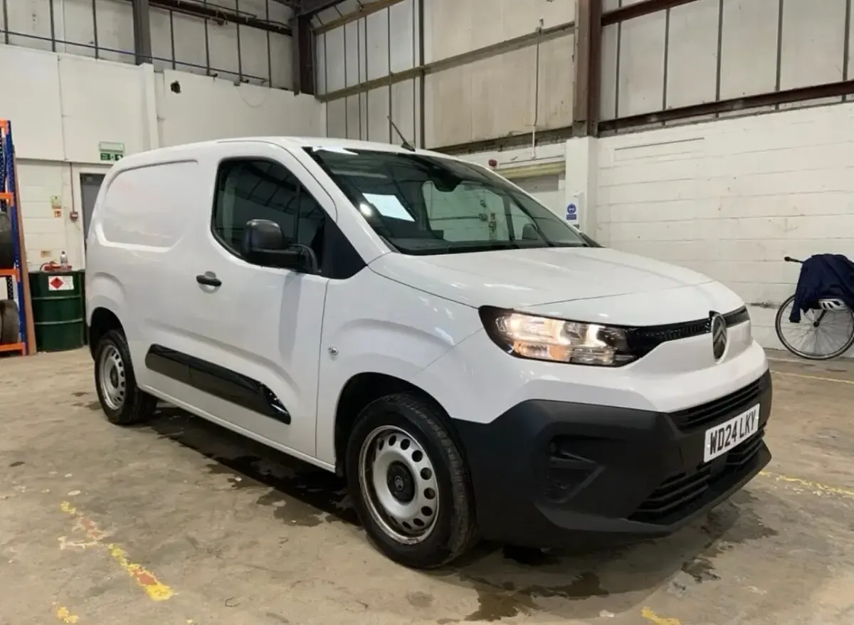 Used Citroën Berlingo 100 HP (73 kW) 2024 White MPV