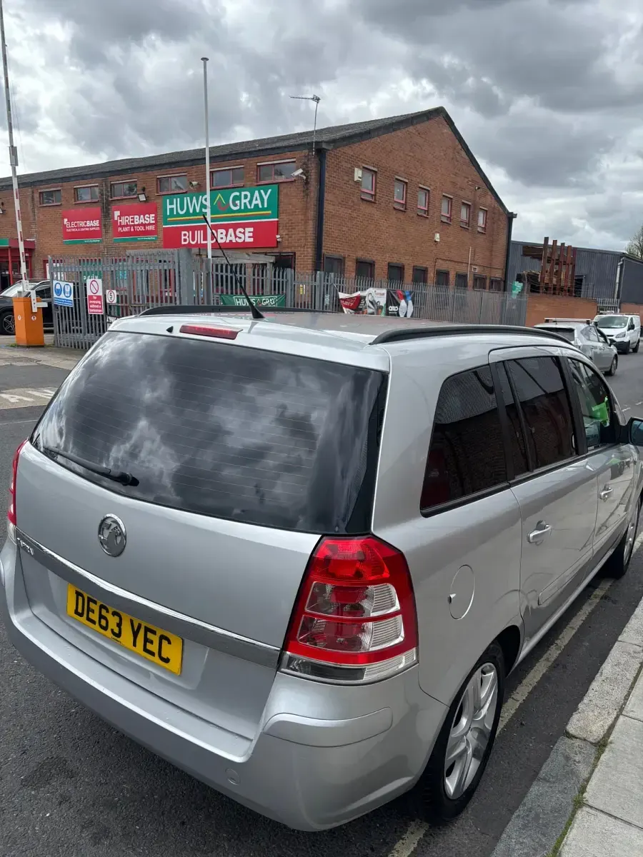 Second-hand Vauxhall Zafira 2013 Argintiu Monovolum