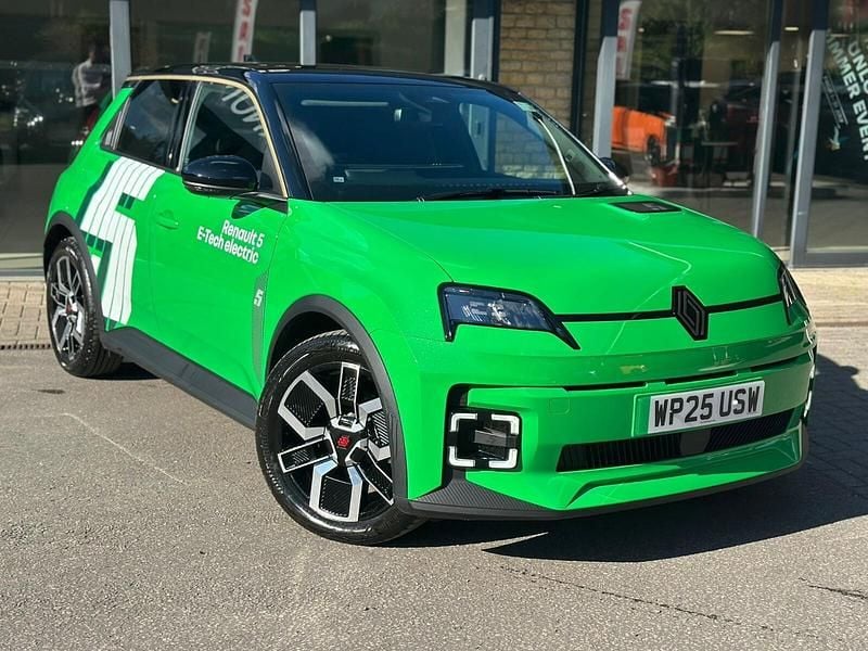 Green Used 2025 Renault R5 Komfort Hatchback | £23,995 - Image 1/1