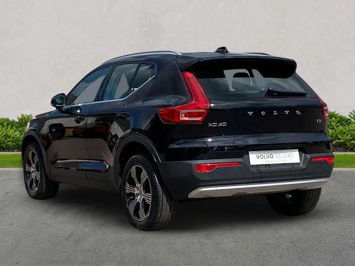 Used Volvo XC40 Inscription 163 HP (119 kW) 2022 Black SUV