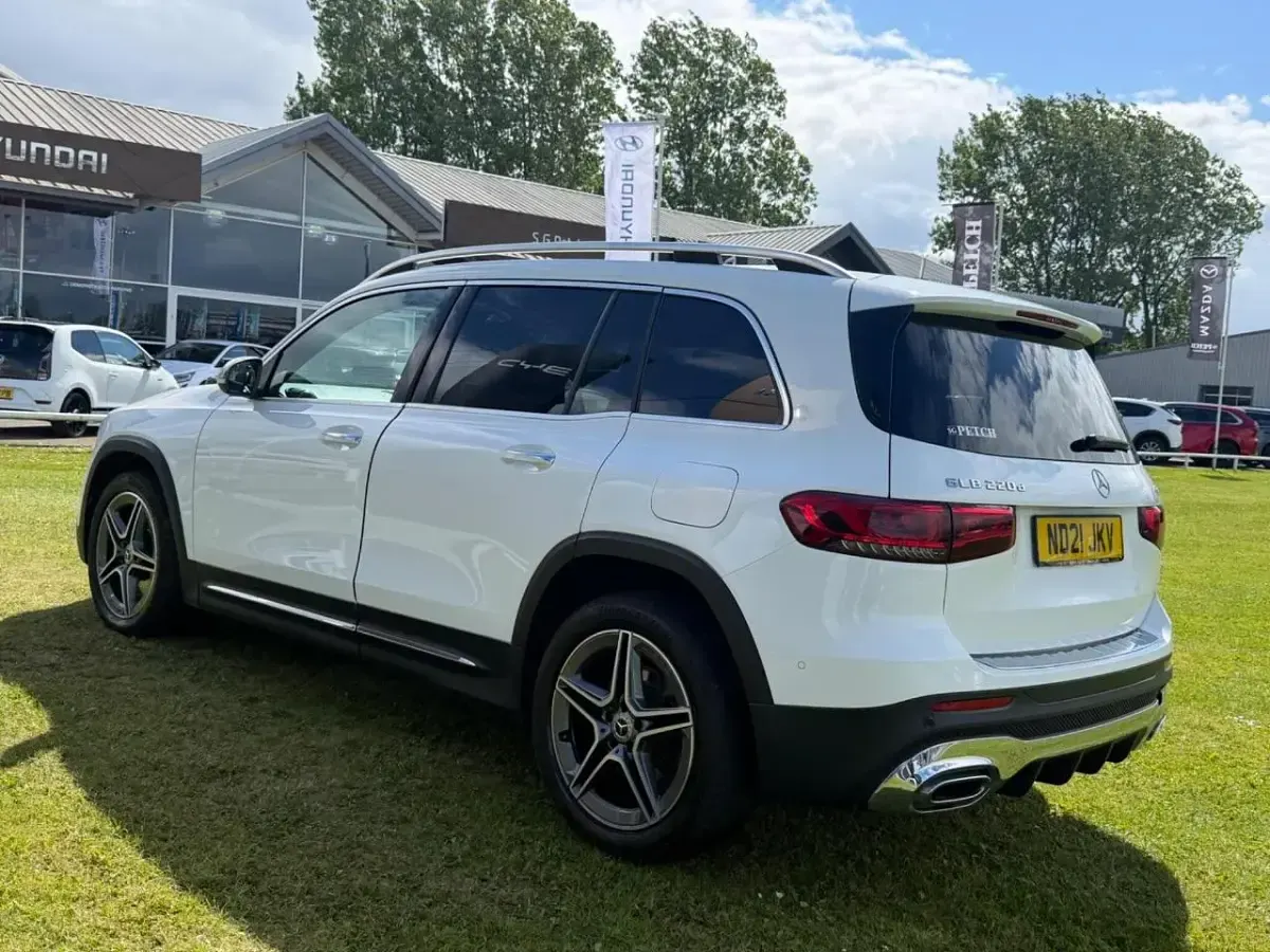 Usado Mercedes GLB220 AMG line 187 HP (137 kW) 2021 Branco SUV