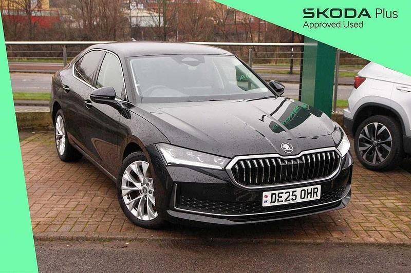 Used Skoda Superb SE L 190 HP (139 kW) 2025 Midnight black metallic Hatchback
