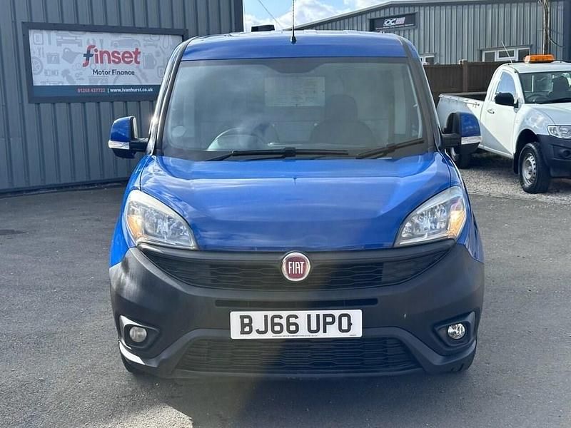 Used Fiat Doblò 90 HP (66 kW) 2016 Blue MPV