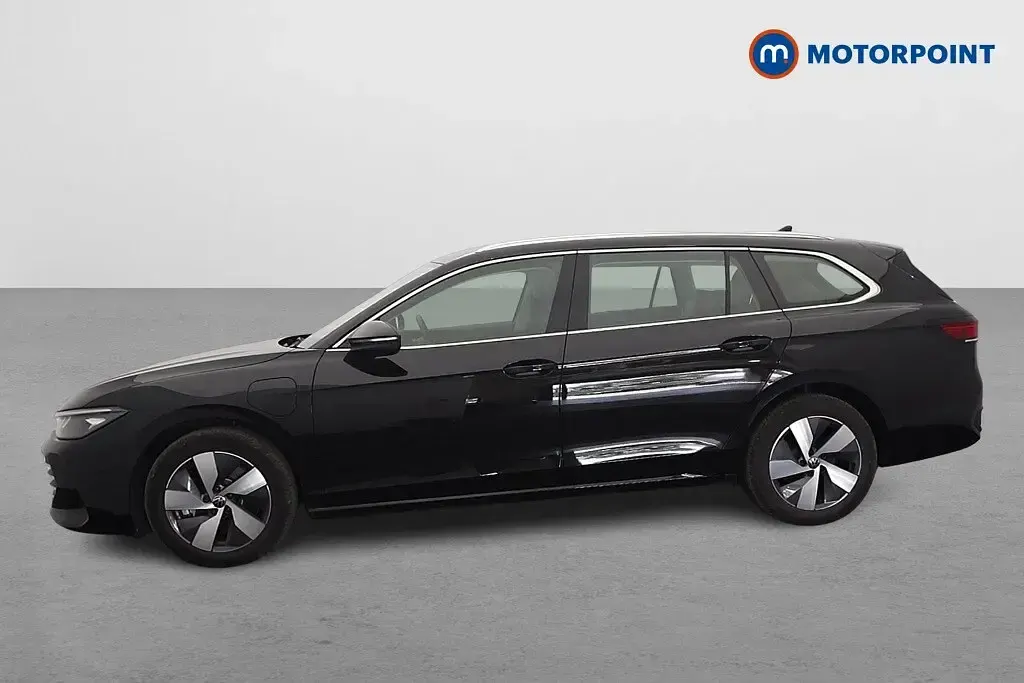 Used VW Passat Life 204 HP (150 kW) 2025 Black Estate