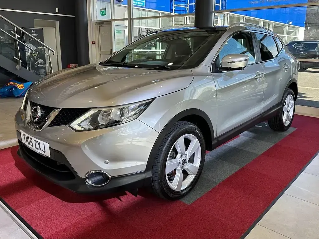 Używany Nissan Qashqai N-TEC 110 KM (80 kW) 2015 Srebrny SUV