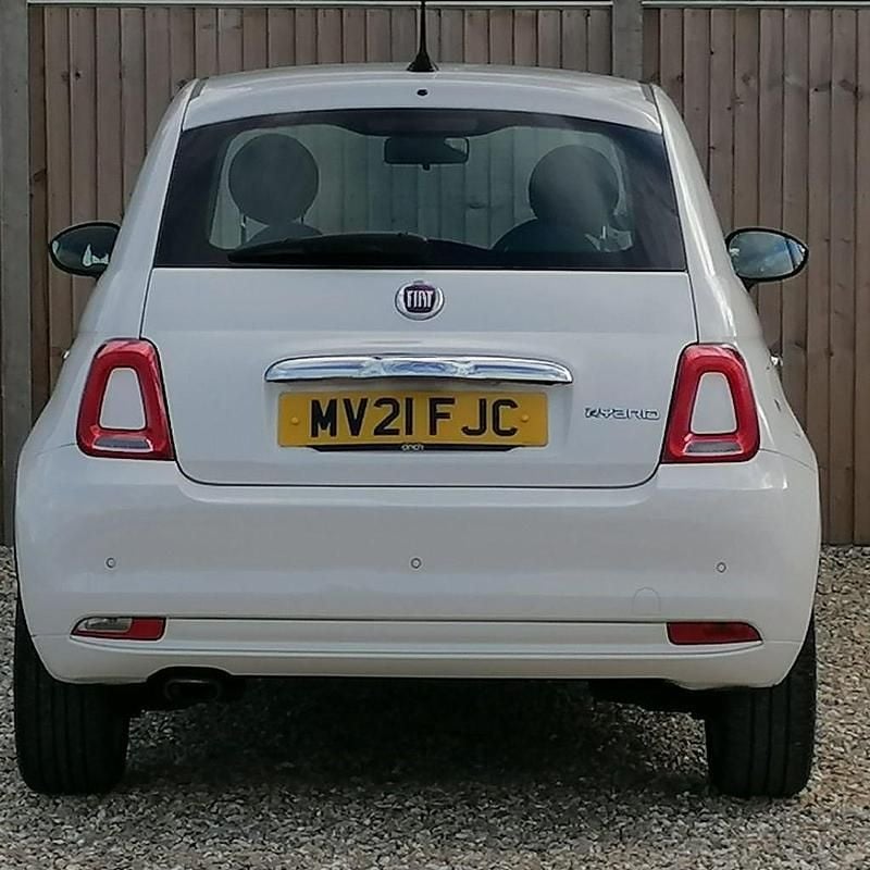 Used Fiat 500 Lounge 70 HP (51 kW) 2021 White Hatchback