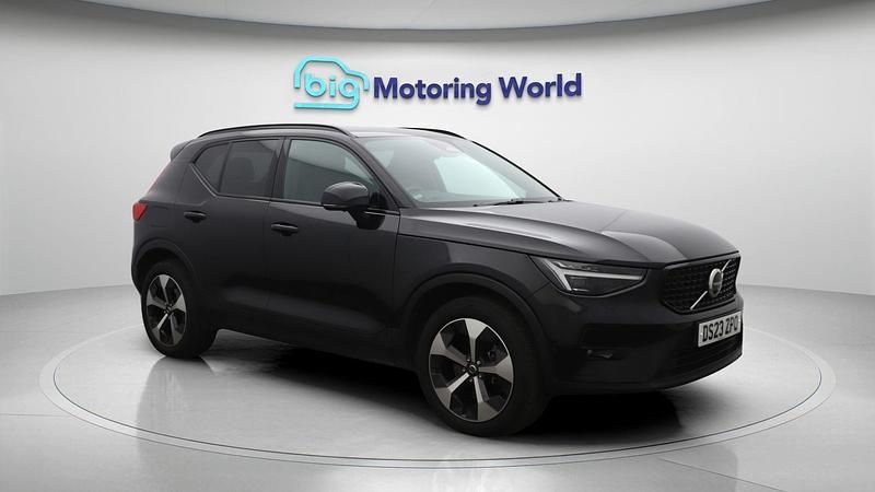 Used 2023 Volvo XC40 Ultimate SUV | £30,500 (Good price) - Image 1/4