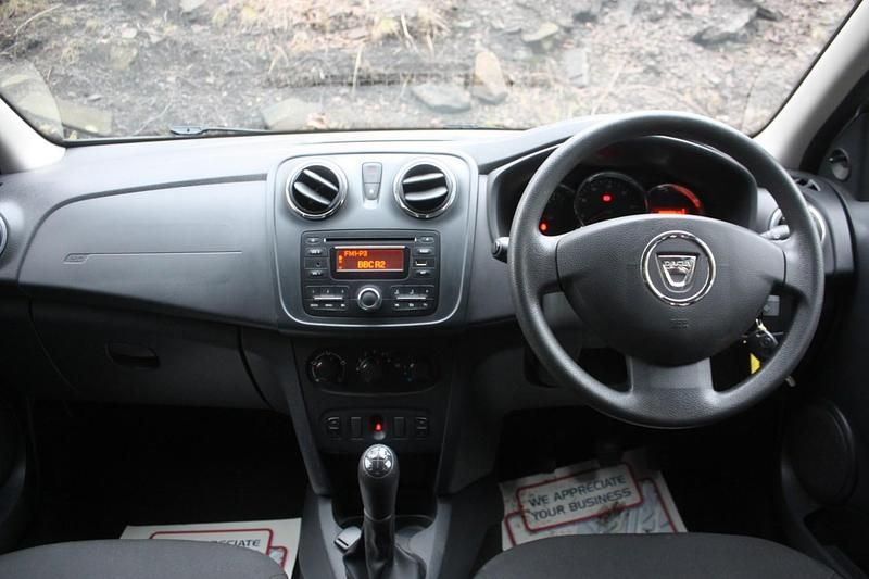 Used Dacia Sandero Ambiance 2015 Silver Hatchback