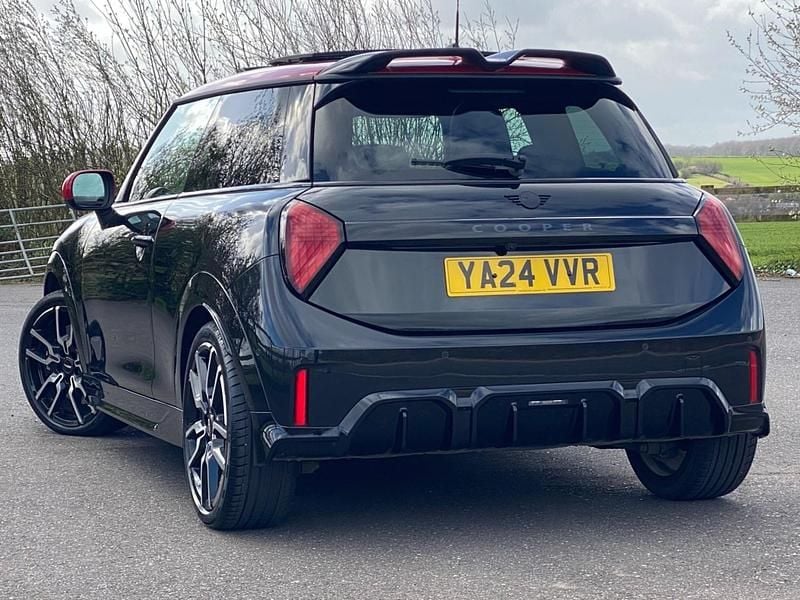 Used Mini Cooper Sport 154 HP (113 kW) 2024 Midnight black Hatchback