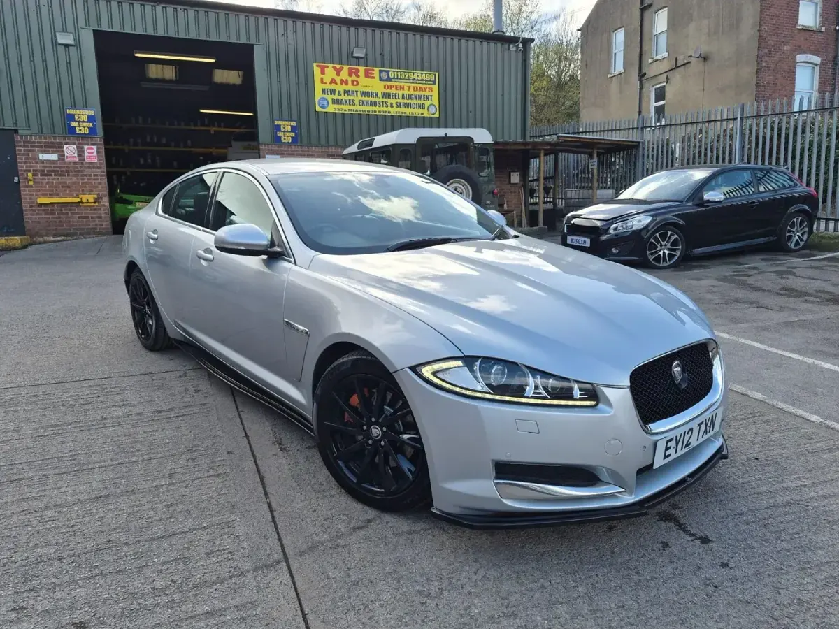Second-hand Jaguar XF Luxury 2012 Argintiu Berlinǎ