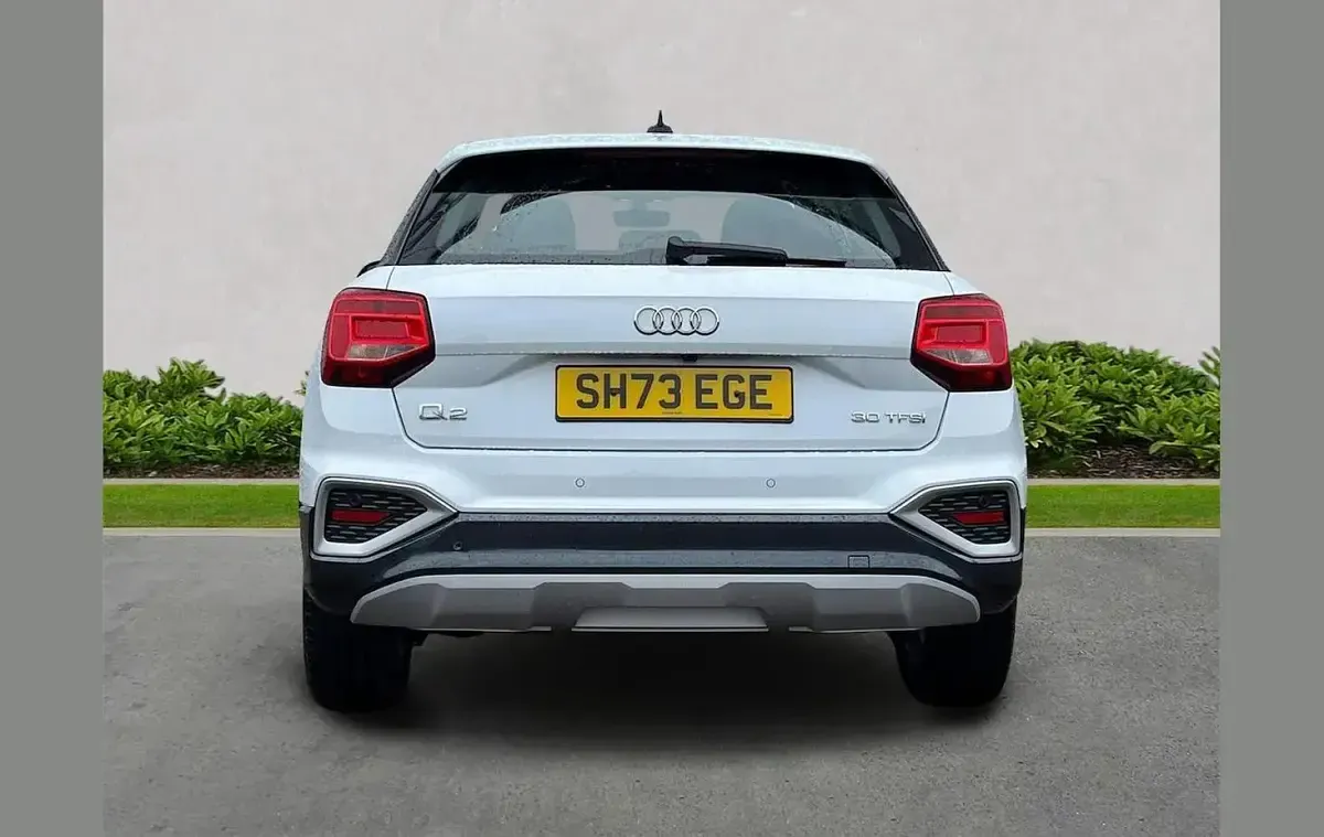 Used Audi Q2 Sport 110 HP (80 kW) 2023 White SUV