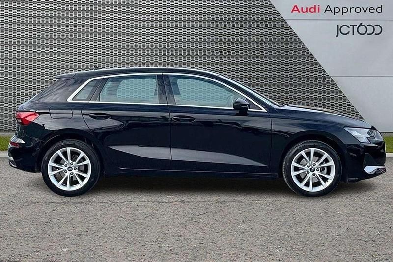 Używany Audi A3 Sport 113 KM (83 kW) 2024 Czarny Hatchback