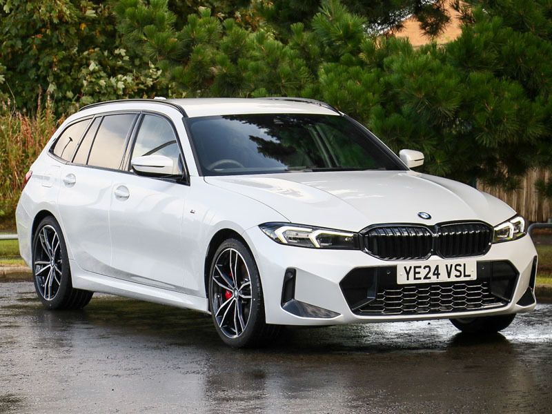 White New 2024 BMW 320 M Sport Estate | £36,998 (Fair price) - Image 1/4