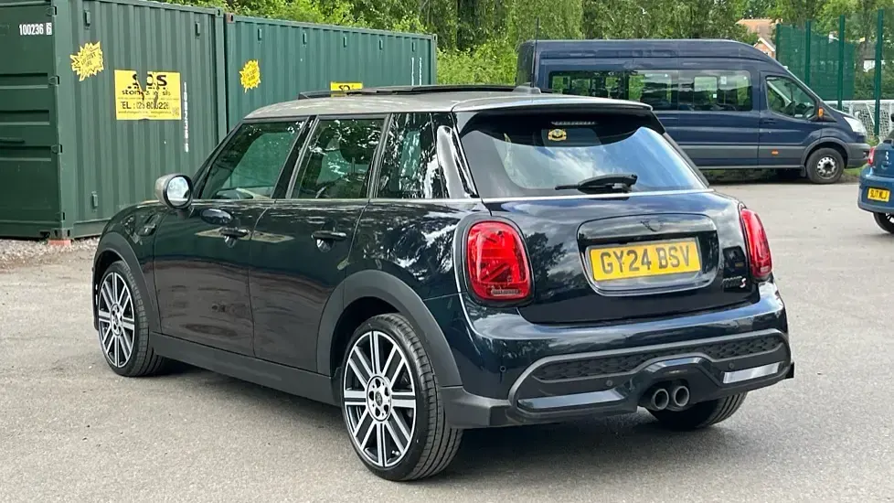 Used Mini Cooper S Exclusive 176 HP (129 kW) 2024 Black Hatchback
