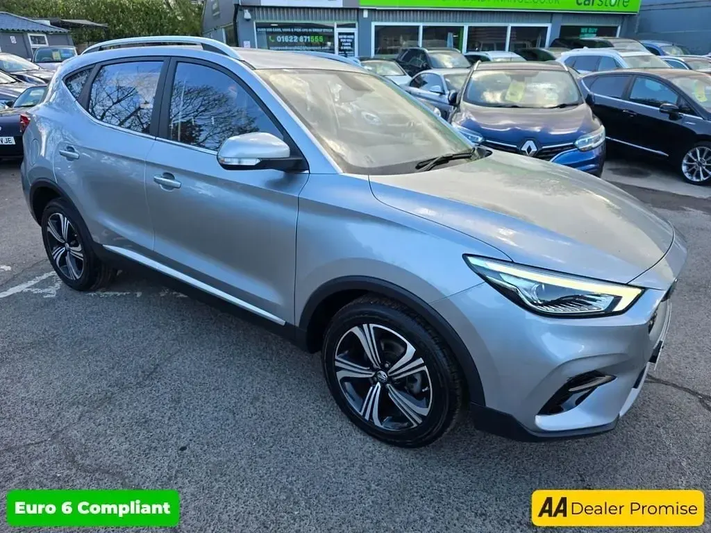 Usado MG ZS Excite 2023 Plateado Utilitario