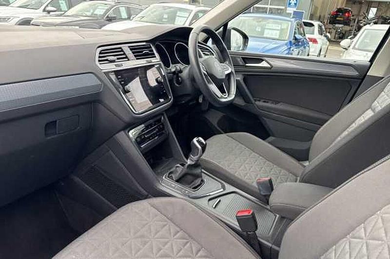 Used VW Tiguan Life 130 HP (95 kW) 2022 Grey SUV
