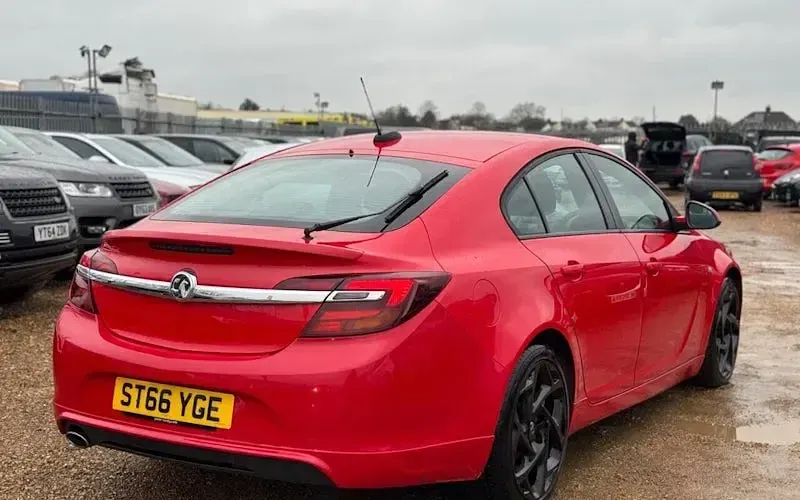 Used Vauxhall Insignia Edition 136 HP (100 kW) 2016 Red Hatchback