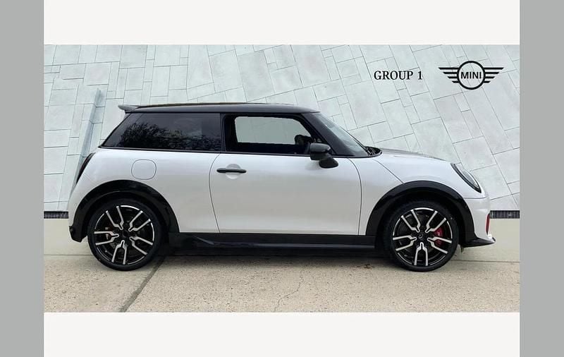 Used Mini John Cooper Works 228 HP (167 kW) 2025 White Hatchback