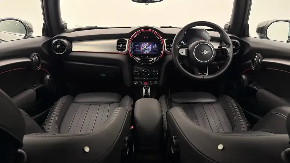 Used Mini Cooper S Exclusive 176 HP (129 kW) 2024 Silver Hatchback