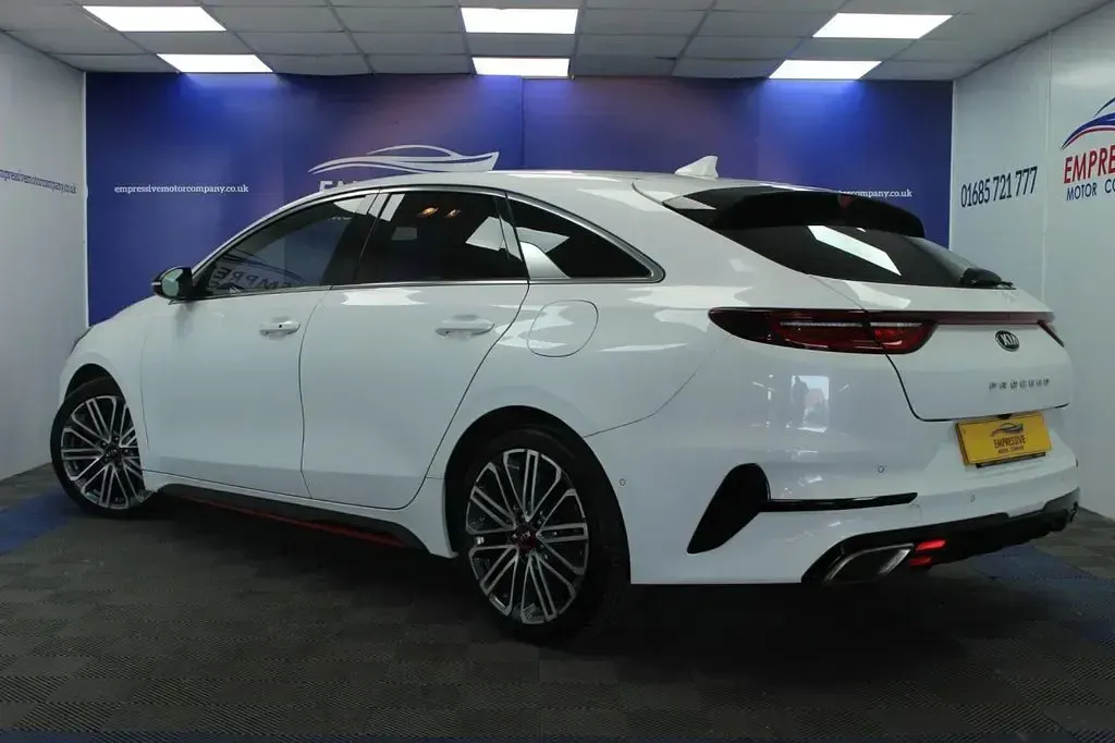Used Kia ProCeed GT 201 HP (147 kW) 2019 White Estate