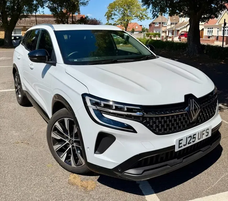 Used Renault Austral Techno 200 HP (147 kW) 2025 White SUV