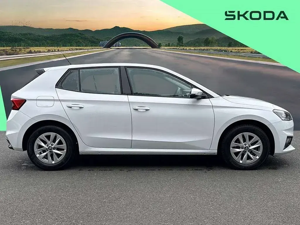 Used Skoda Fabia SE 95 HP (69 kW) 2025 White Hatchback