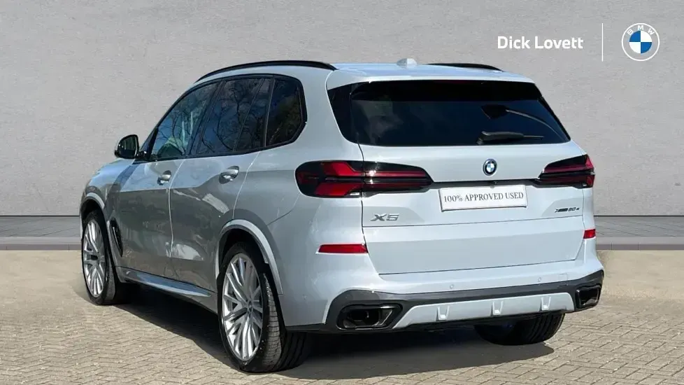 Używany BMW X5 M Sport 490 KM (360 kW) 2024 Szary SUV