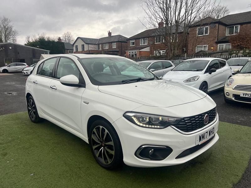 White Used 2017 Fiat Tipo Lounge Hatchback | £4,500 (Good price) - Image 1/4
