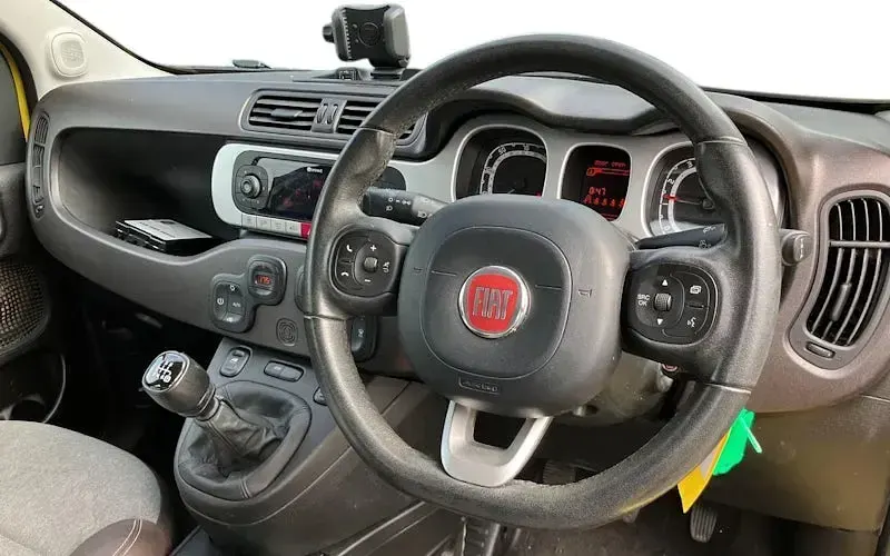 Used Fiat Panda Cross Cross 90 HP (66 kW) 2019 Yellow Hatchback