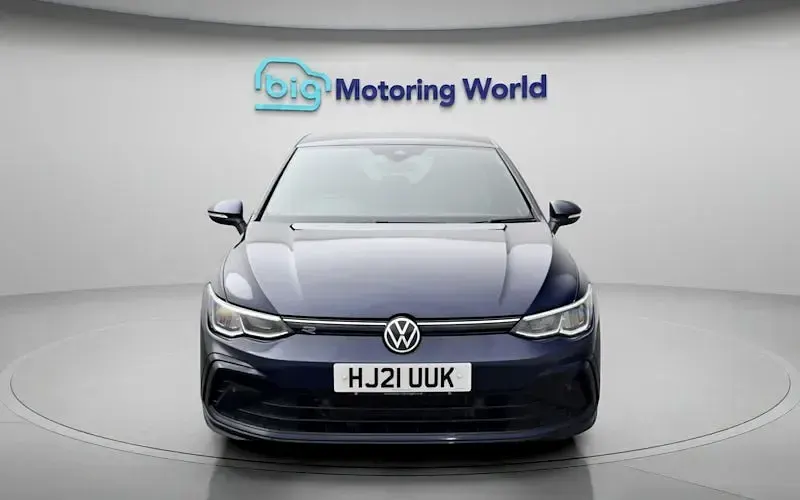 Used VW Golf VIII R-line 131 HP (96 kW) 2024 Hatchback