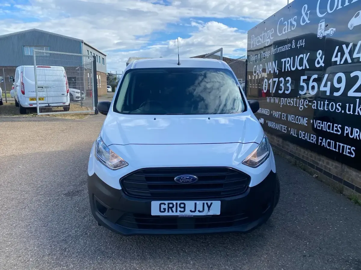 Used Ford Transit 100 HP (73 kW) 2019 White Van