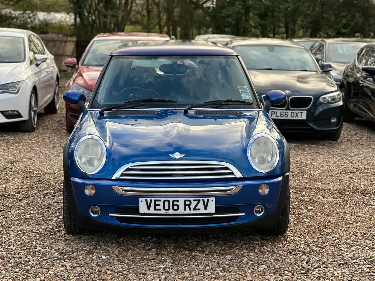 Used Mini Cooper Hatch 116 HP (85 kW) 2006 Blue Hatchback