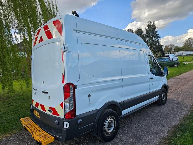 Używany Ford Transit 130 KM (95 kW) 2019 Biały Van