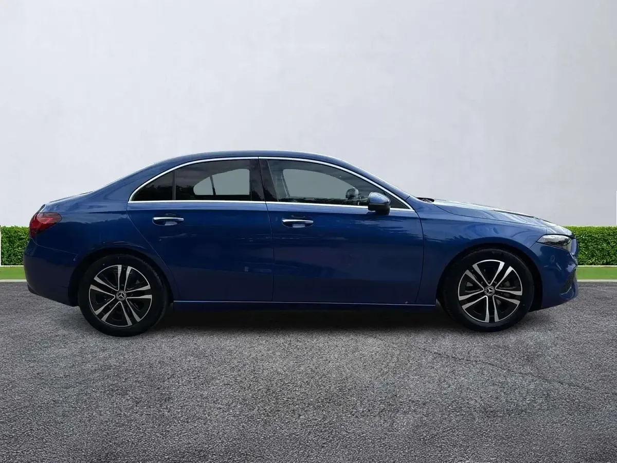 Used Mercedes A200 Executive 163 HP (119 kW) 2024 Blue Sedan