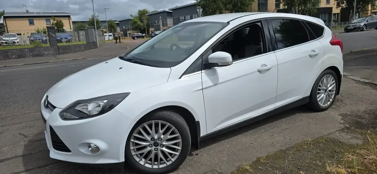 Used Ford Focus Zetec 2014 White Hatchback