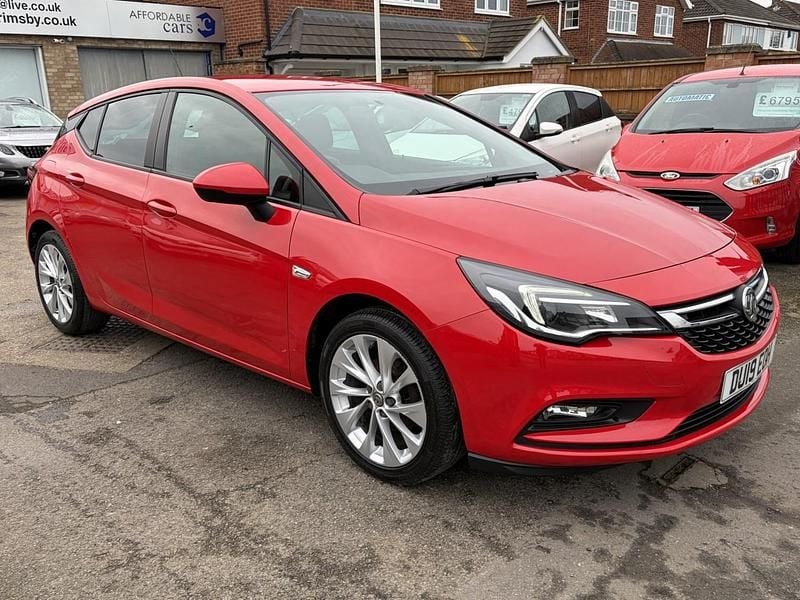 Used Vauxhall Astra Design Edition 105 HP (77 kW) 2019 Red Hatchback