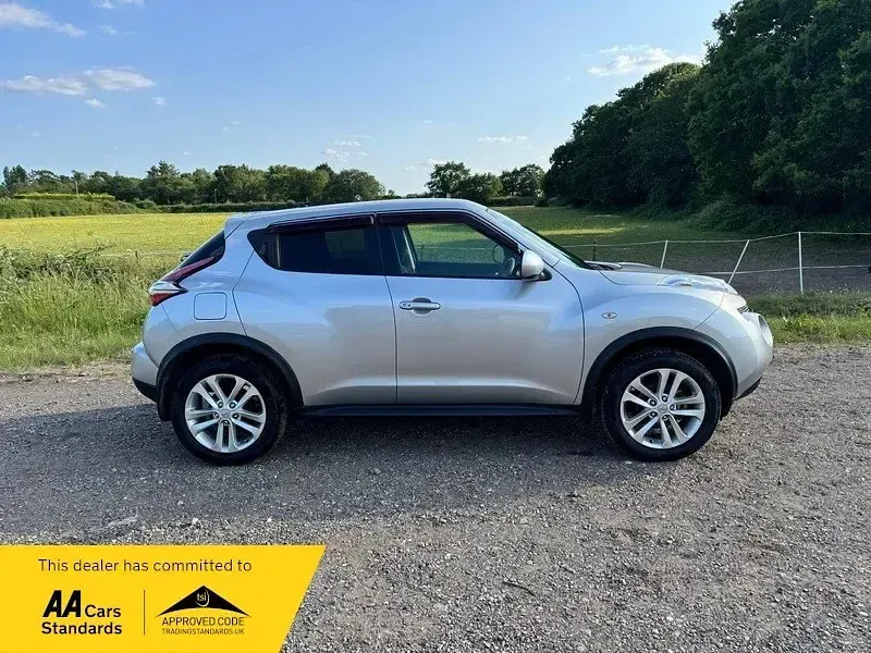 Used Nissan Juke 200 HP (147 kW) 2010 Silver SUV