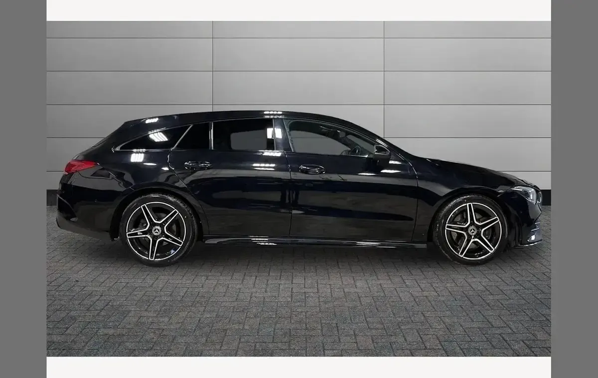 Used Mercedes CLA200 Executive 163 HP (119 kW) 2023 Black Estate