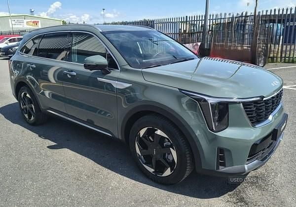 Green Used 2025 Kia Sorento SUV | £43,950 (Fair price) - Image 1/4