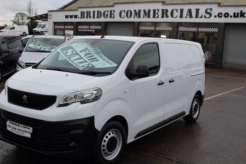 White Used 2022 Peugeot Expert Premium Van | £16,890 (Super price) - Image 1/4