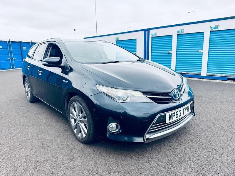 Used Toyota Auris Hybrid 2014 Grey Estate