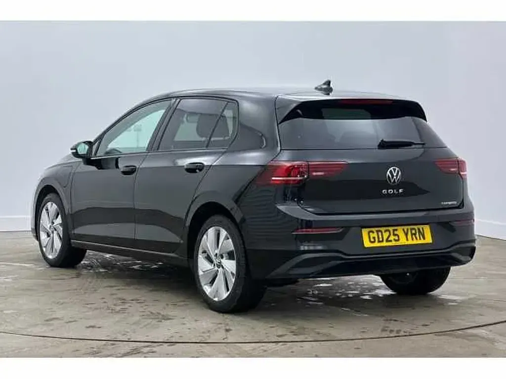 Used VW Golf VIII 204 HP (150 kW) 2025