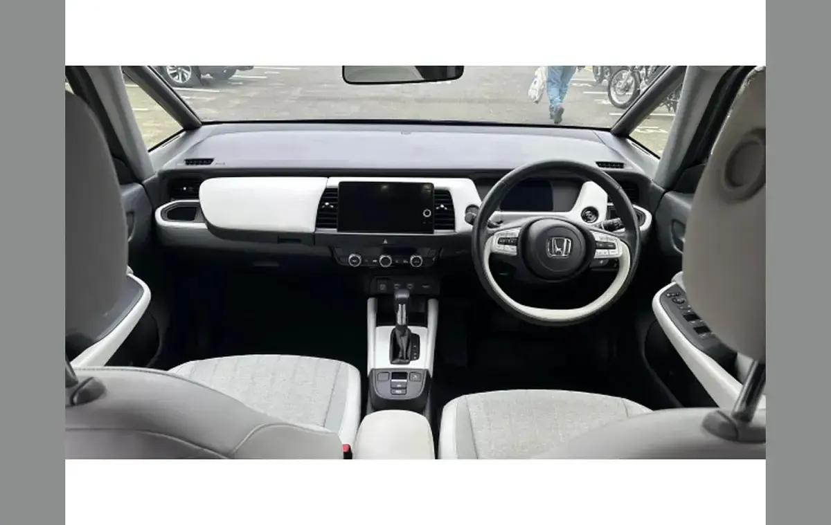 Used Honda Jazz Hybrid 109 HP (80 kW) 2022 Grey Hatchback
