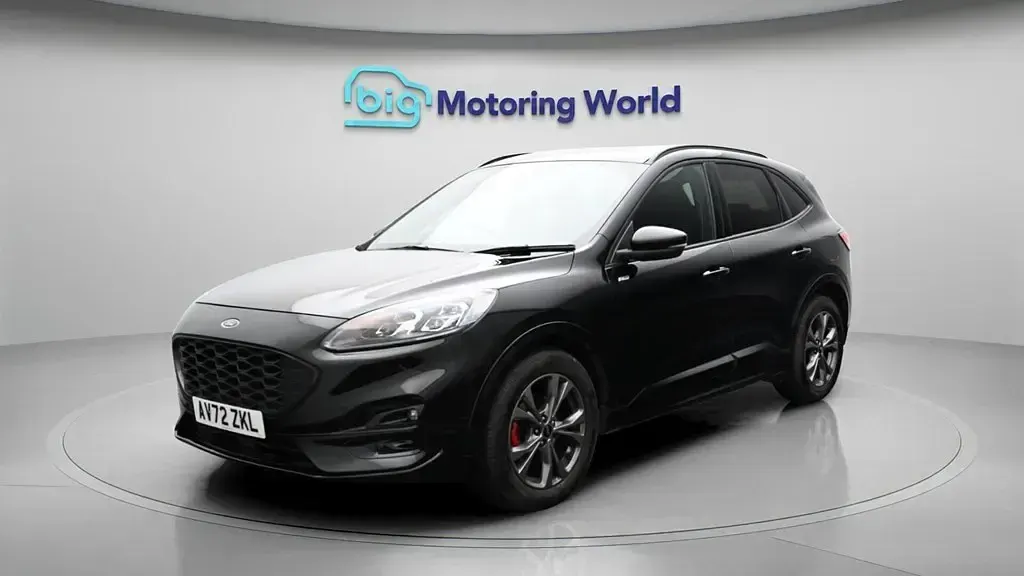 Usado Ford Kuga ST-Line 150 CV (110 kW) 2023 Negro SUV