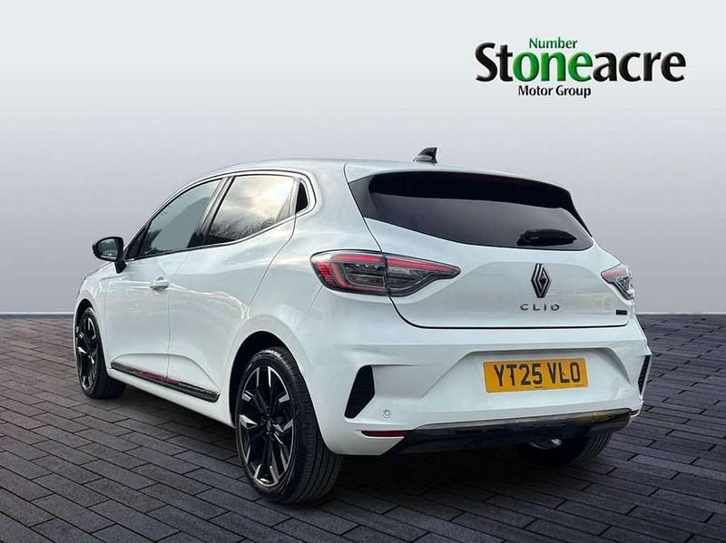 Used Renault Clio V Techno 140 HP (102 kW) 2025 White Hatchback