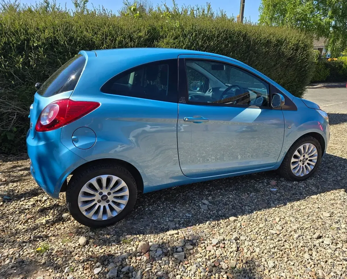 Used Ford Ka Zetec 69 HP (50 kW) 2014 Blue Hatchback