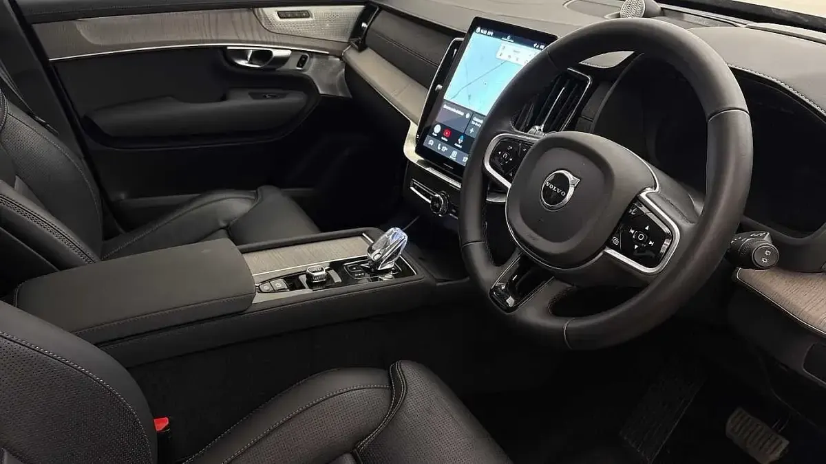 Usado Volvo XC90 Ultra 250 HP (183 kW) 2025 Dourado SUV