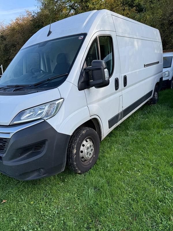 Usado Citroën Relay 140 CV (102 kW) 2022 Blanco Van