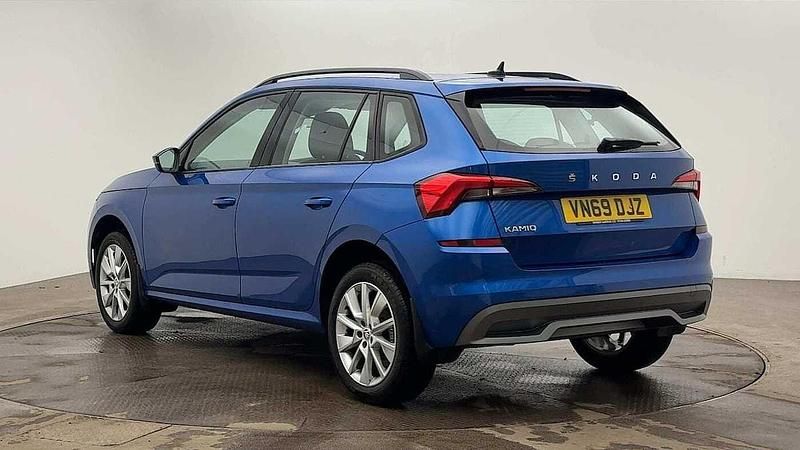 Used Skoda Kamiq SE 115 HP (84 kW) 2019 Race blue metallic SUV